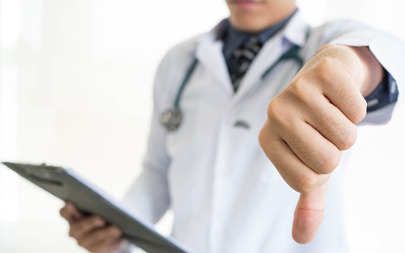 Duim-omlaag-dokter-800500